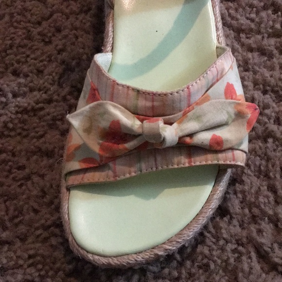 Vintage Gymboree “ Wildflower Fields” sandals Sz 2 - Picture 3 of 10